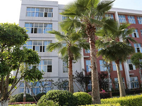 重庆市经贸中等专业学校公车使用管理办法